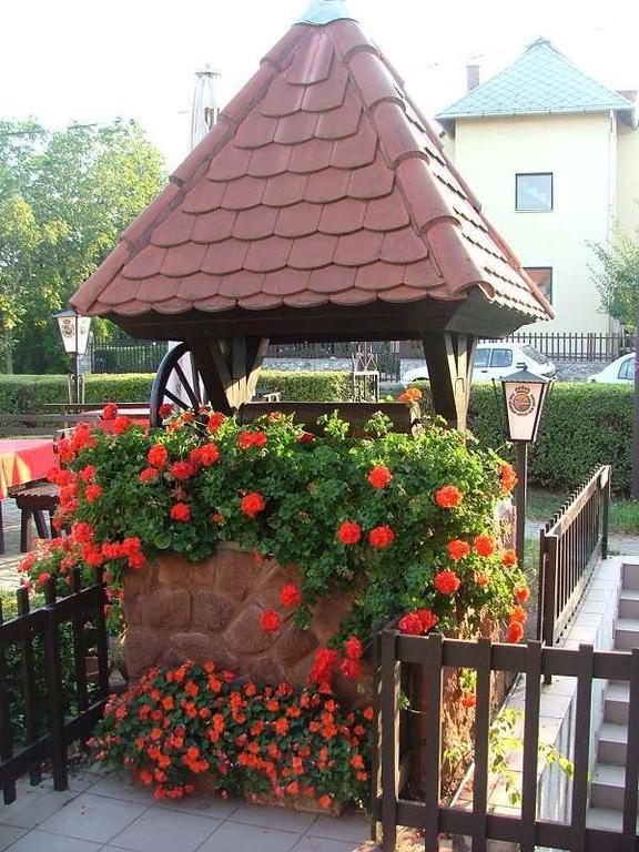 Agas Vendeghaz Hotel Csopak Exterior foto